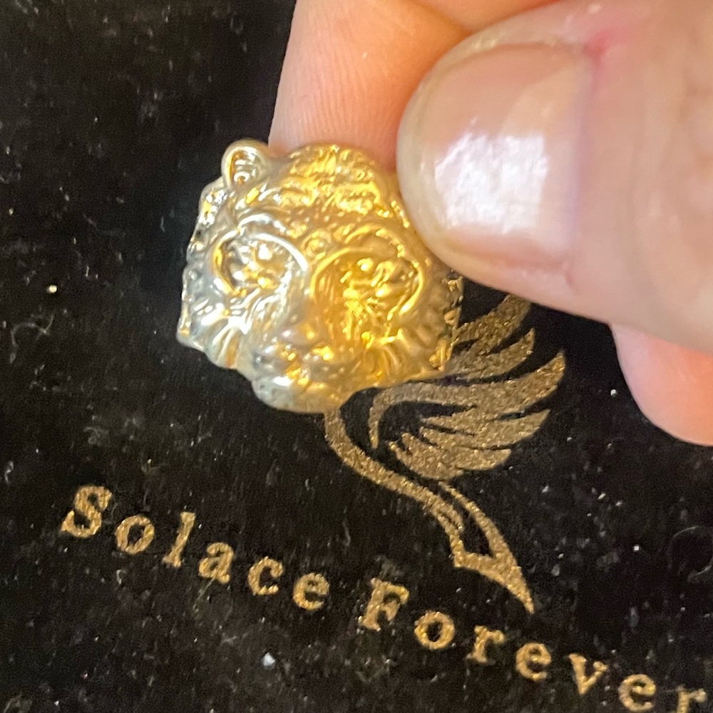 New silver bobcat Head Ring by ItalMilano. Made in Italy. Beautiful & stylish.